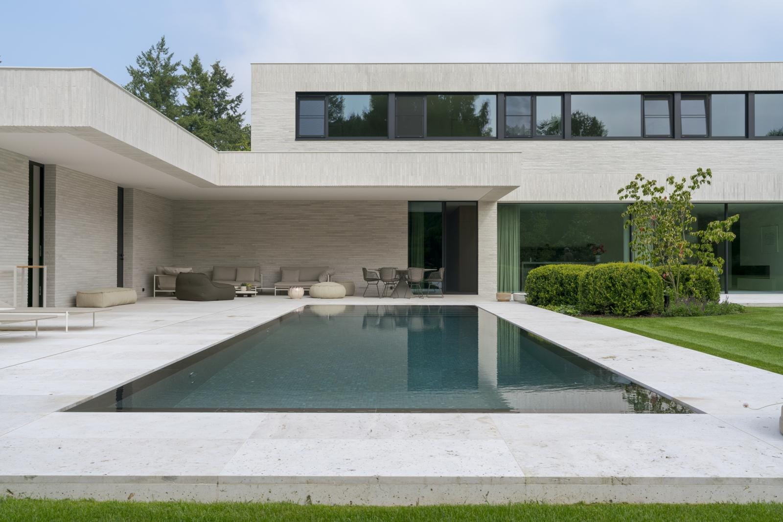 Moderne nieuwbouwwoning gerealiseerd door Ivo Van Ballaer & Zoon in de Kempen